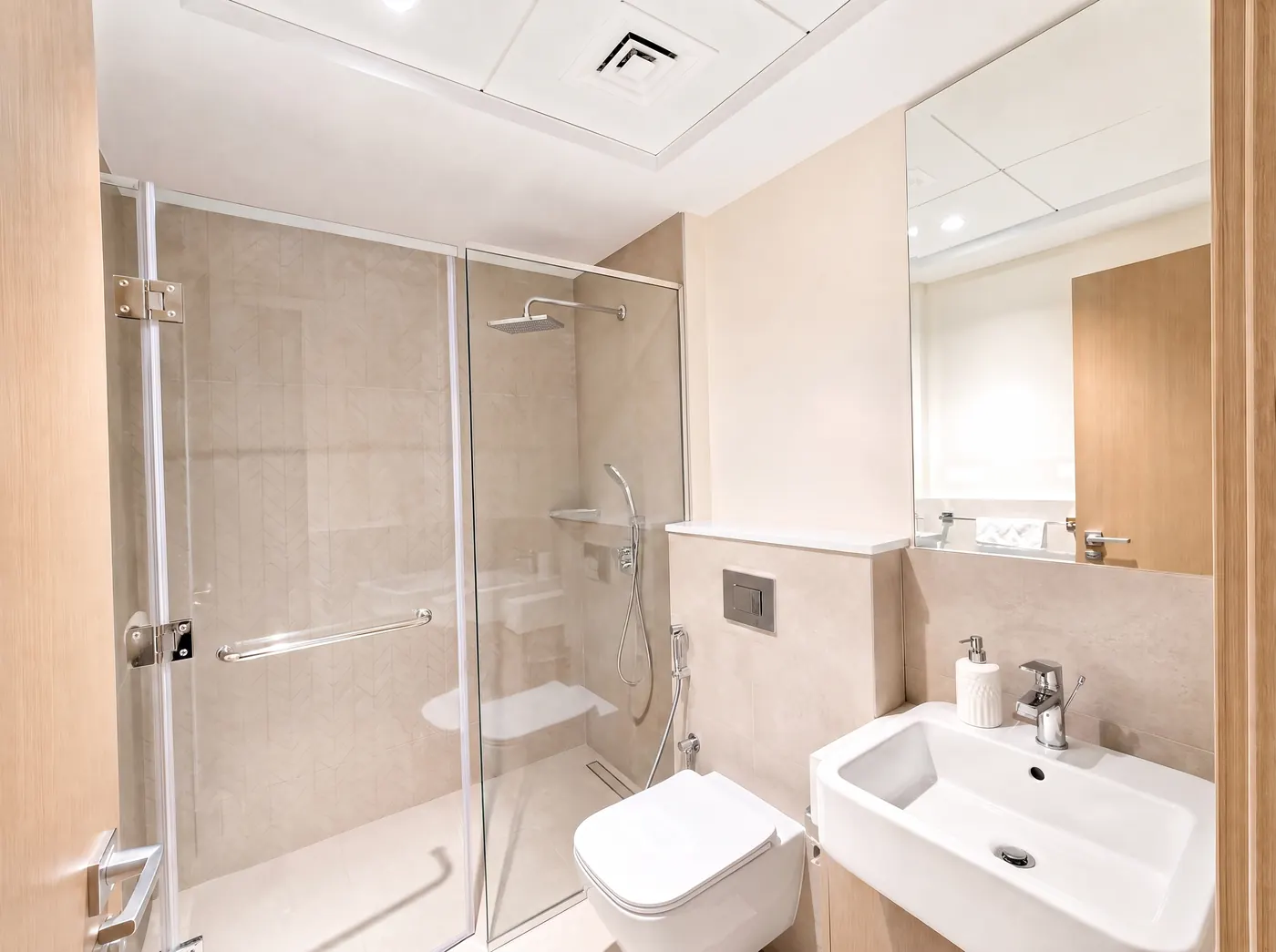The lived-in townhouse: Photo 11, delivered by Ryselist