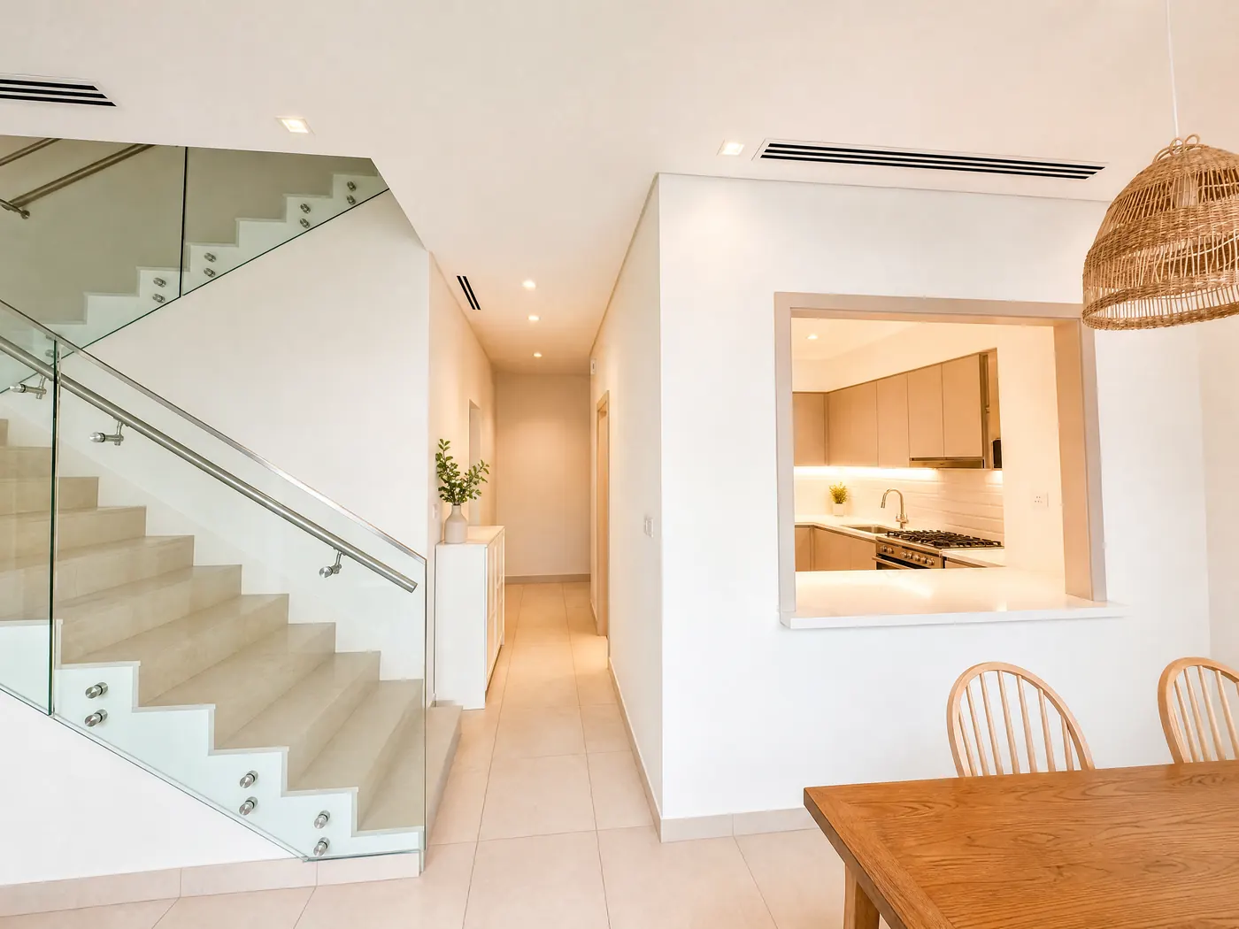 The lived-in townhouse: Photo 14, delivered by Ryselist
