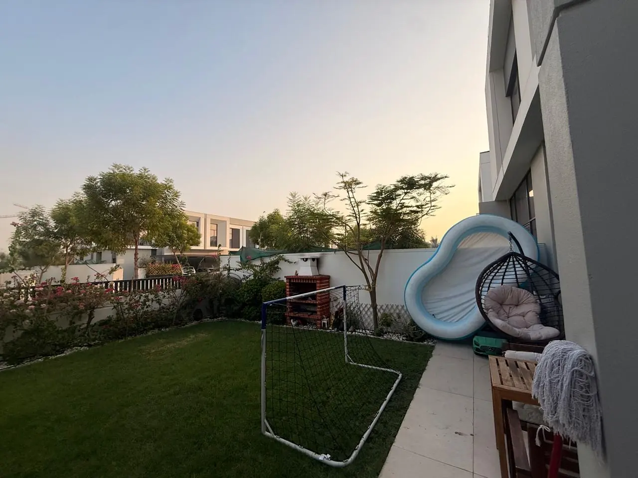 The lived-in townhouse: Photo 01, shot on the agent's phone