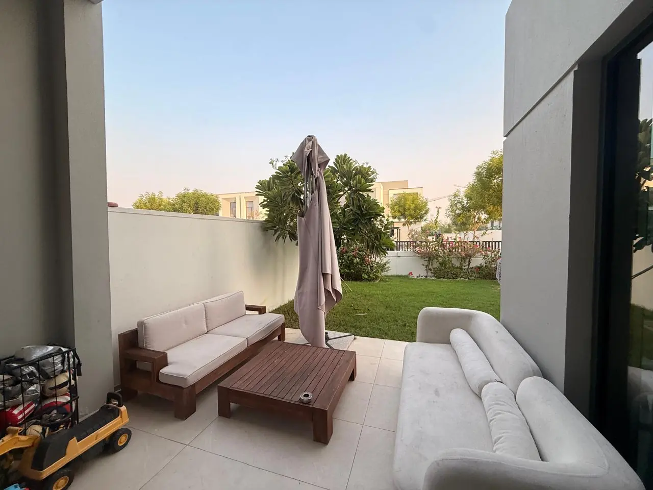 The lived-in townhouse: Photo 04, shot on the agent's phone