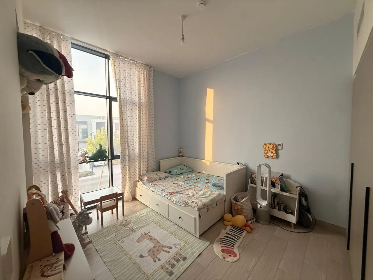 The lived-in townhouse: Photo 16, shot on the agent's phone