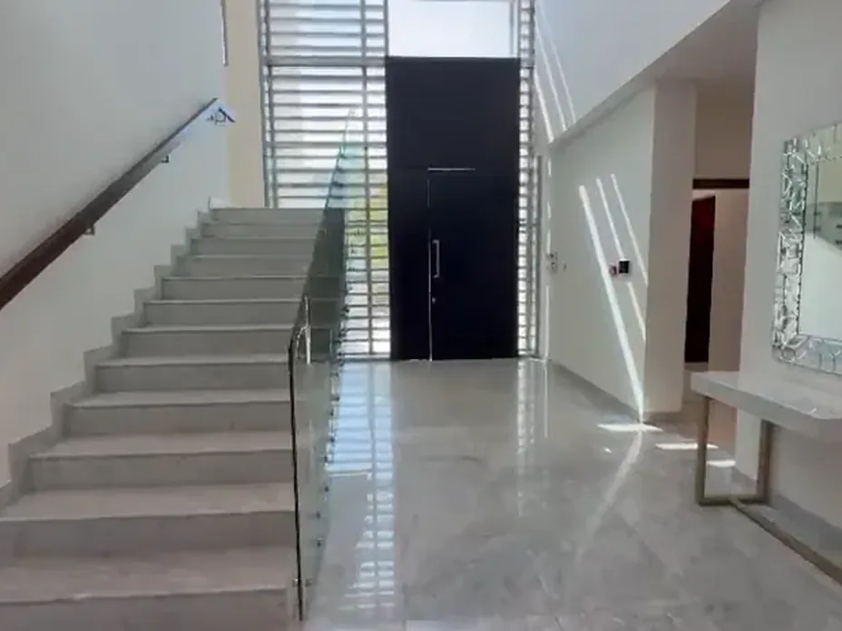 Krisztiana'nın District One'da çektiği videodan bir kare