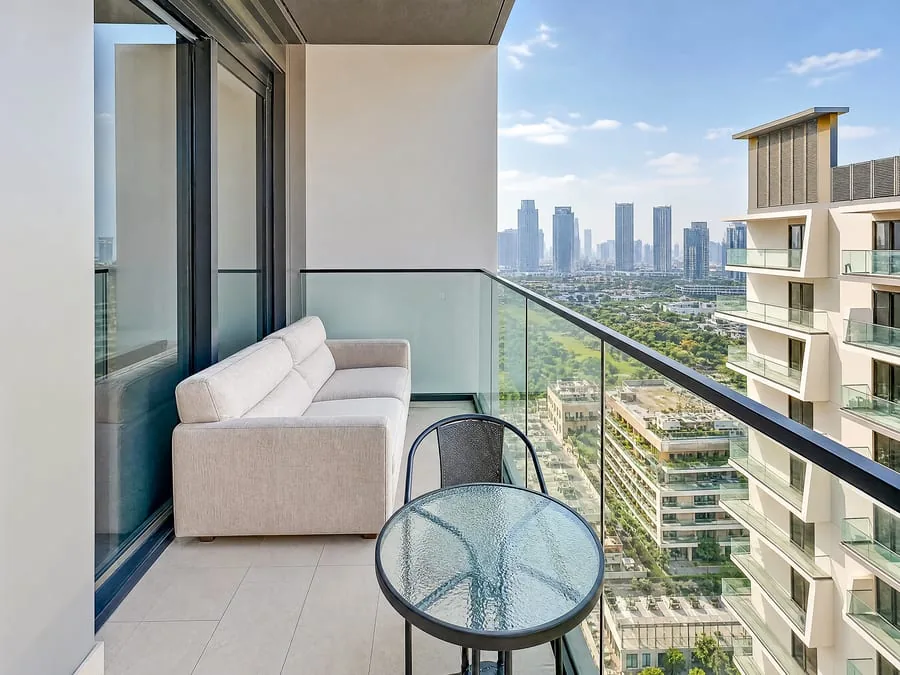 Finished apartment balcony photo