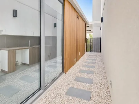 Apartment, 5 bed, delivered listing photo 4