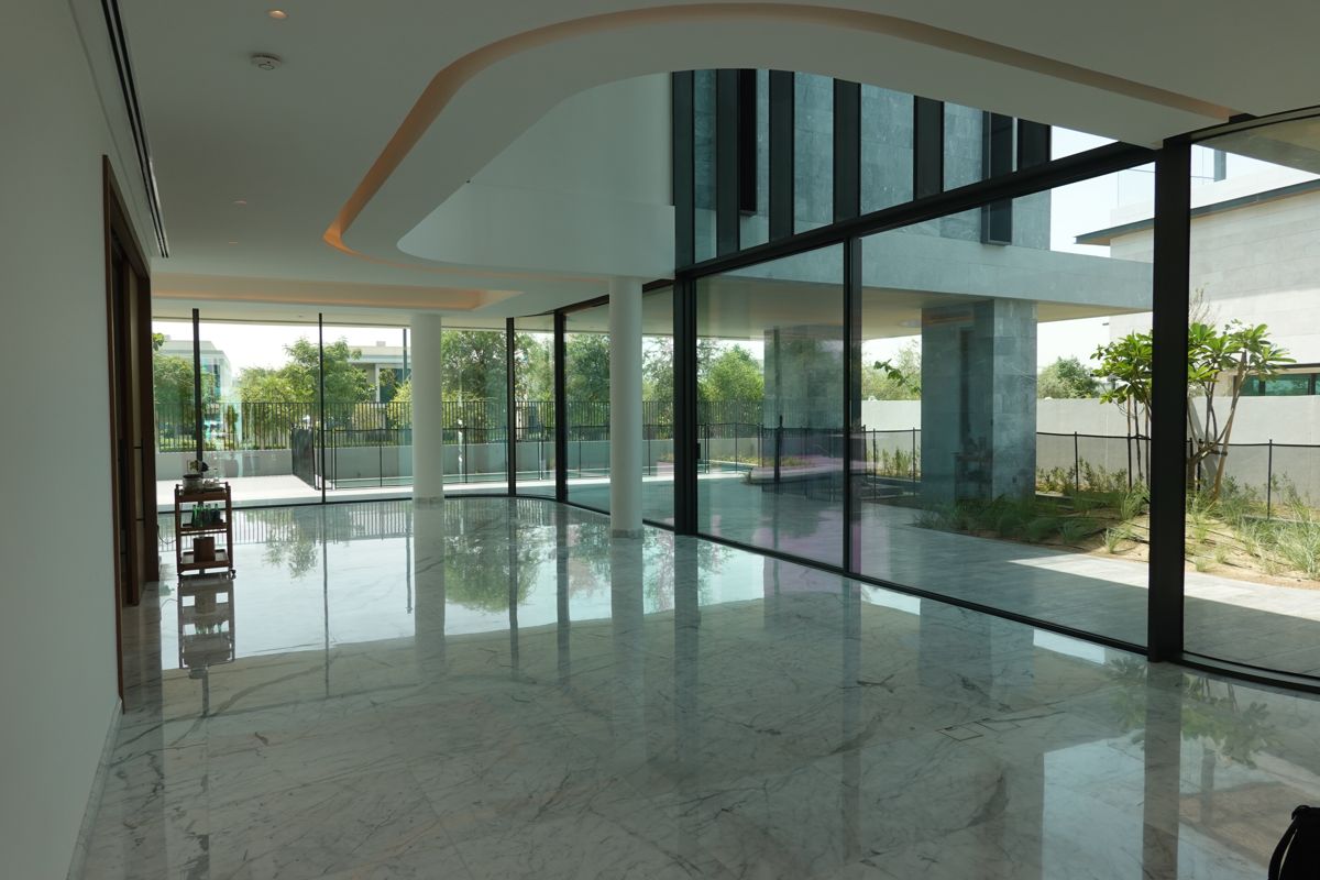 The AED 3.3M rental, the agent’s own frame 2