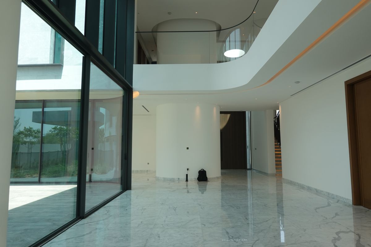 The AED 3.3M rental, the agent’s own frame 5