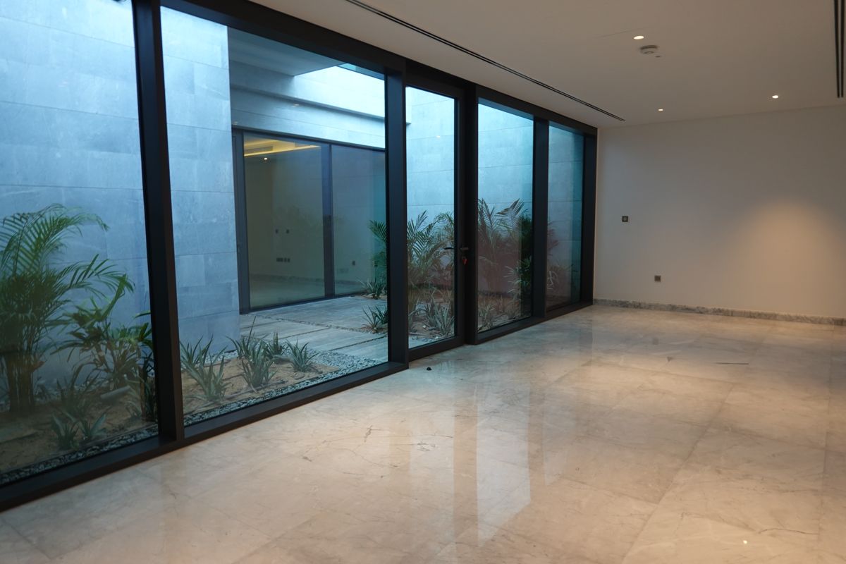 The AED 3.3M rental, the agent’s own frame 10