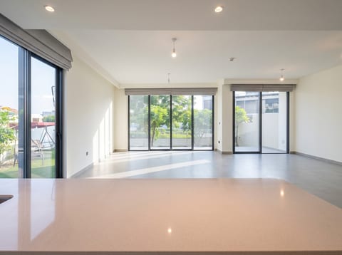 5-Bed Villa, delivered listing photo 2