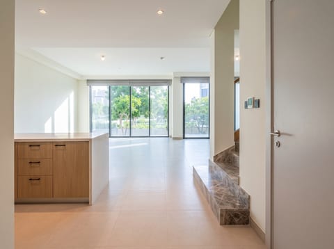 5-Bed Villa, delivered listing photo 3